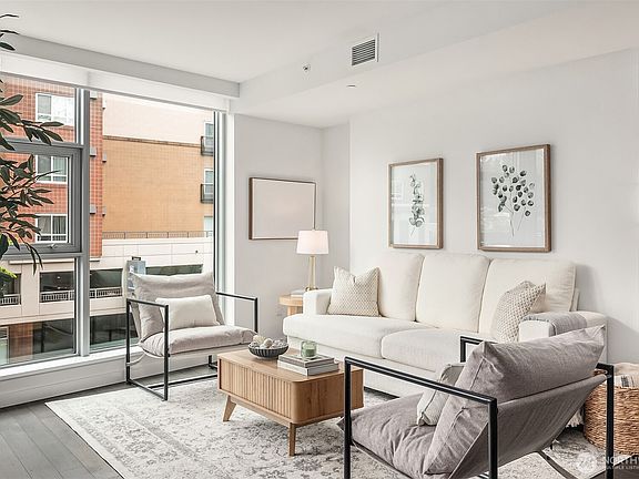 5th image of 188 Bellevue Way NE #307