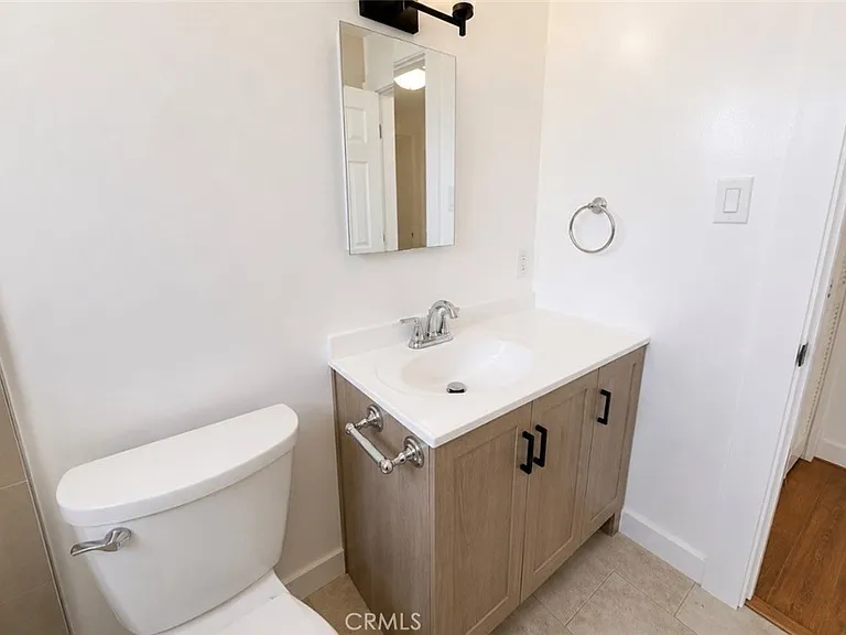 15226 Normandie Ave #B — Photo 12