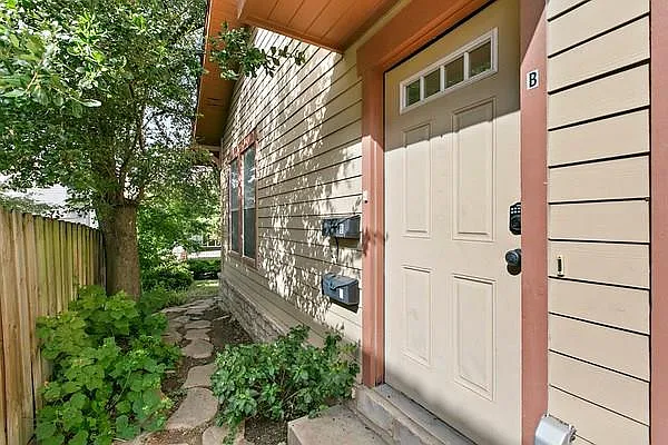 508 Elmwood Pl #B — Photo 7