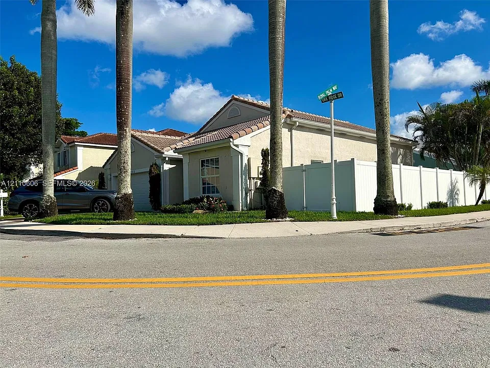 14200 Oak Ridge Dr