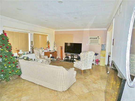 5th image of 775 Greenberry Dr