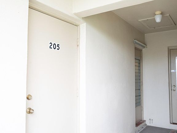 3rd image of 309 Circle Drive S #205