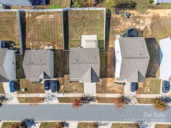 4th image of 4019 John Dale Ln