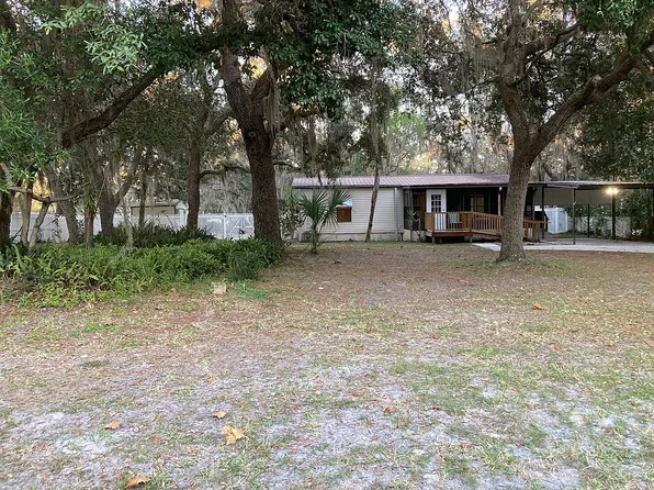 368 Lakeshore Dr, Crescent City, FL 32112