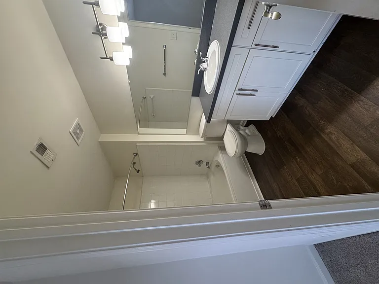 Wesley St. Claire Apartments at Lawrenceville — Photo 229