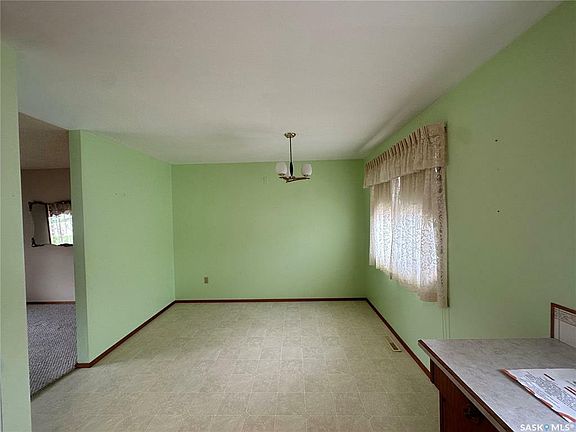 3rd image of 35 Kasper Cres