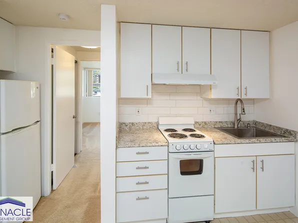 2860 Waialae Ave APT 302, Honolulu, HI 96826