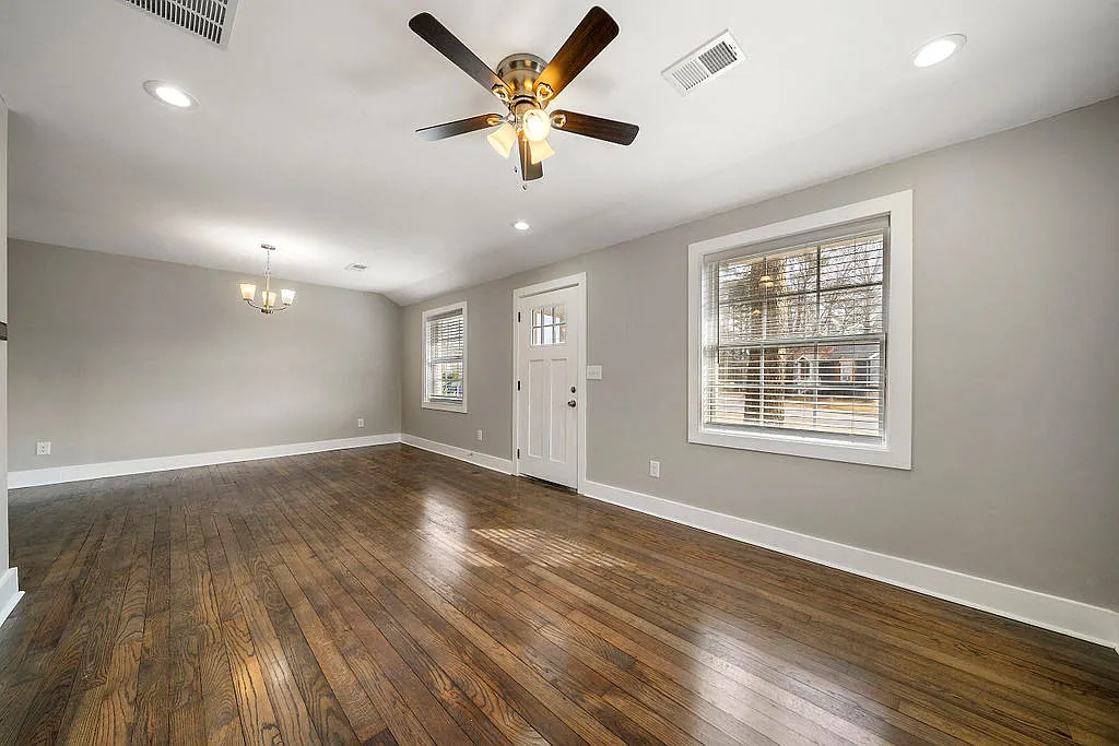 Balfour Marietta — Photo 3