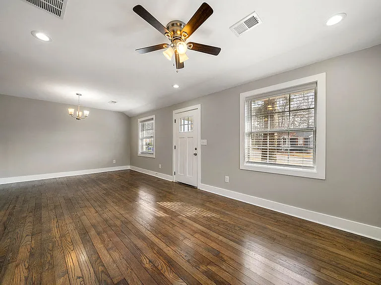 Balfour Marietta — Photo 3