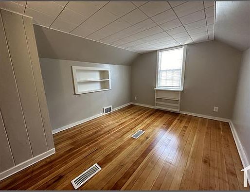 5th image of 2810 Knight Ave