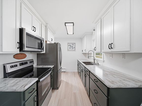 5th image of 283 Somerset Dr