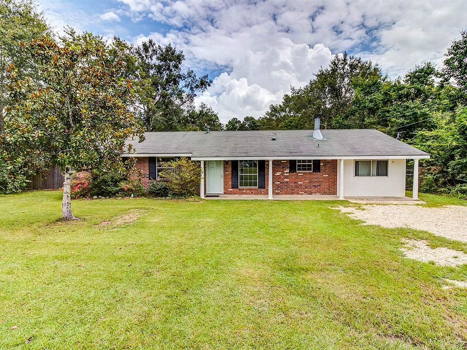 1st image of 46 Cypress Dr