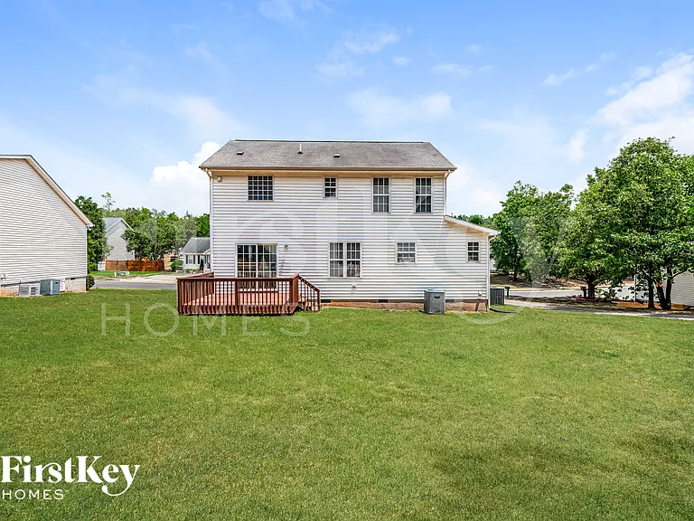 809 Hounds Chase Dr — Photo 18