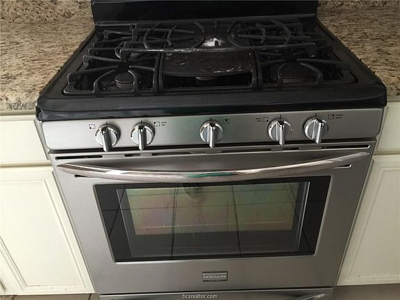 3rd image of 3309 Augusta Dr
