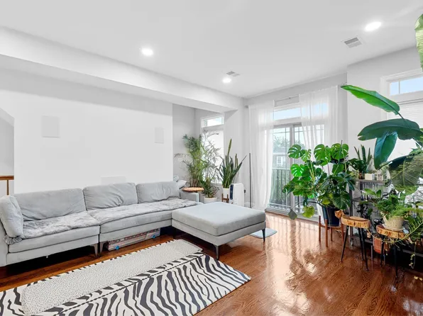 42 Grace Street 2A image 3 of 26