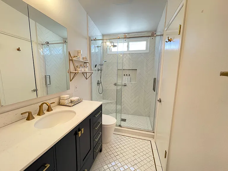 1641 Spreckels Ln — Photo 7