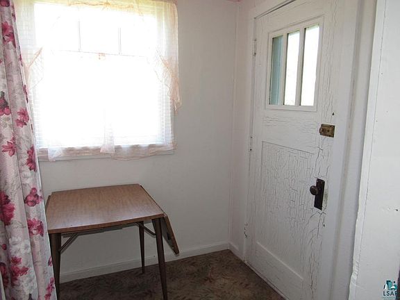 2nd image of 3932 E 8th St