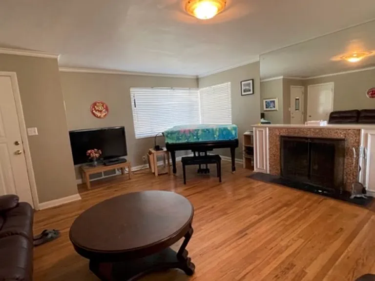 2420 E Beacon Dr — Photo 2