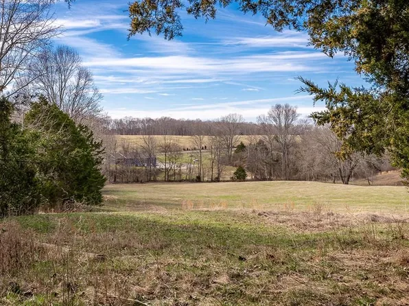 758 Betterton Rd, Walling, TN 38587