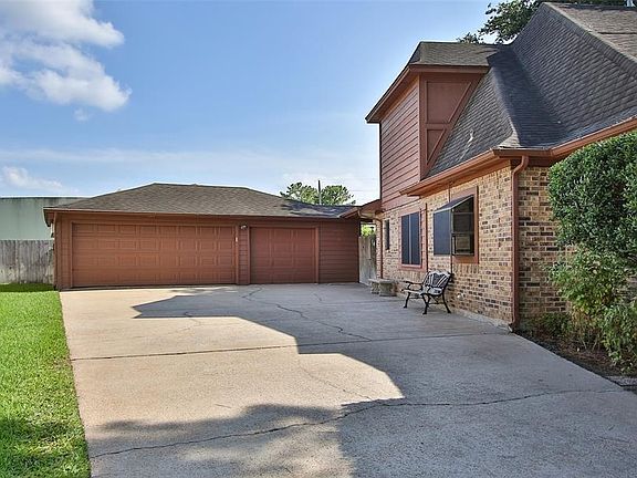 4th image of 18319 Elmdon Dr
