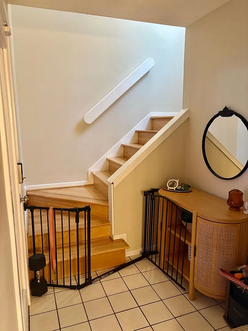 3BD/2.5 Bath End Unit Condo One Block from the Bay in Ocean Park! Attached One Car Garage! — Photo 3