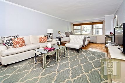 2nd image of 101 W 12th St APT 5Y
