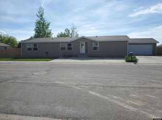 902 Skyline Dr, Douglas, WY 82633