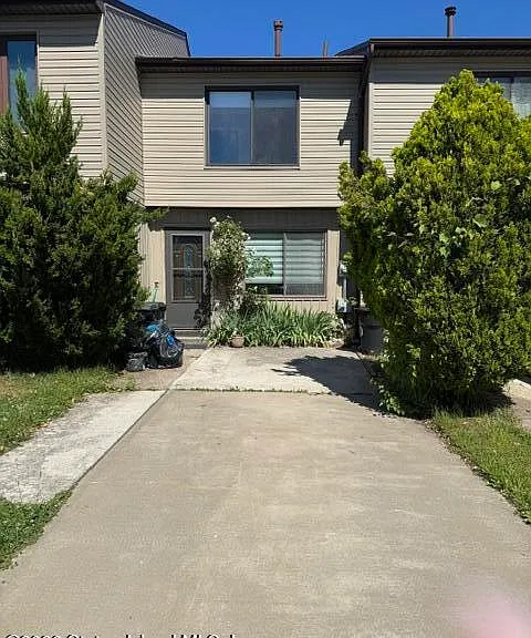 891 Patterson Ave — Photo 1