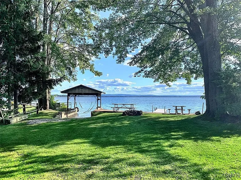 2208 Lakeshore Dr — Photo 14