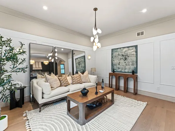 83 Liberty Place image 11 of 39