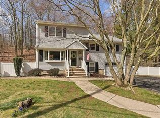 104 Grove St, Oakland, NJ 07436