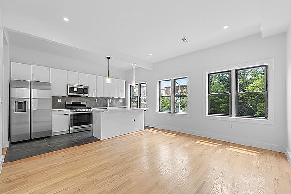 1st image of 3018 35th St #2