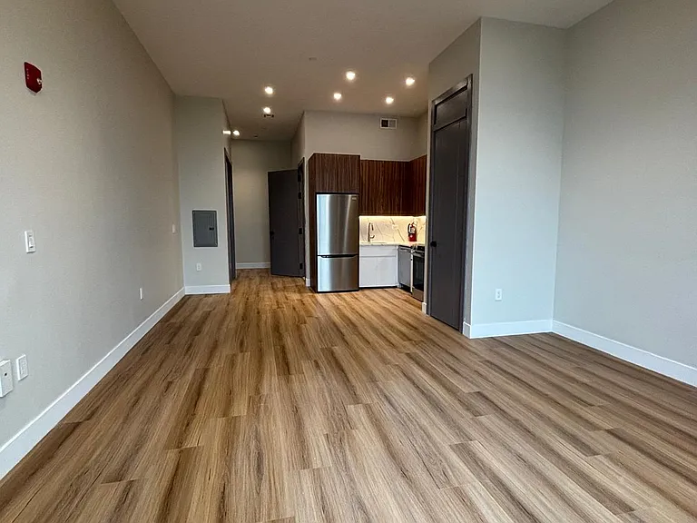 303 Washington St #6D — Photo 2