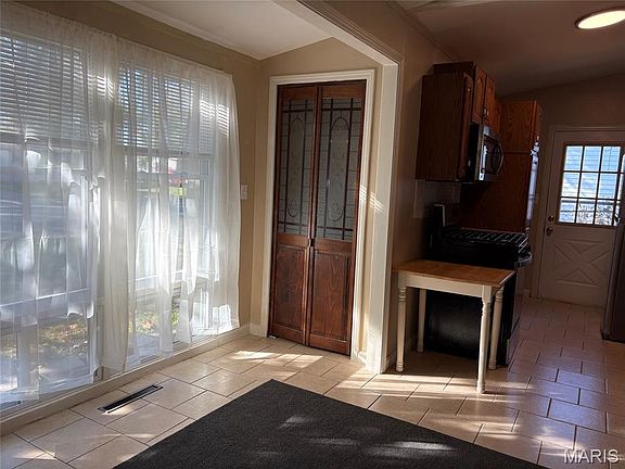 4th image of 3032 Dale Ave