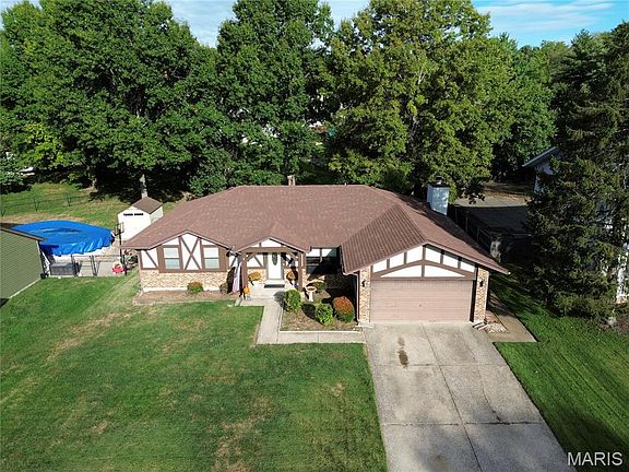 5th image of 885 San Sebastian Dr