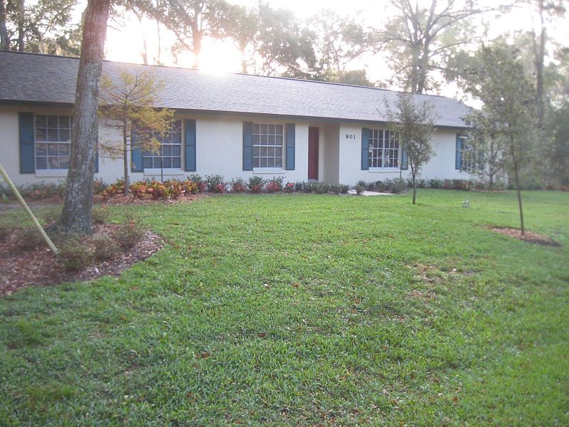2nd image of 801 Fairview Ave