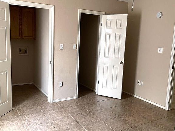 5th image of 7530 Beddoes Ave #B