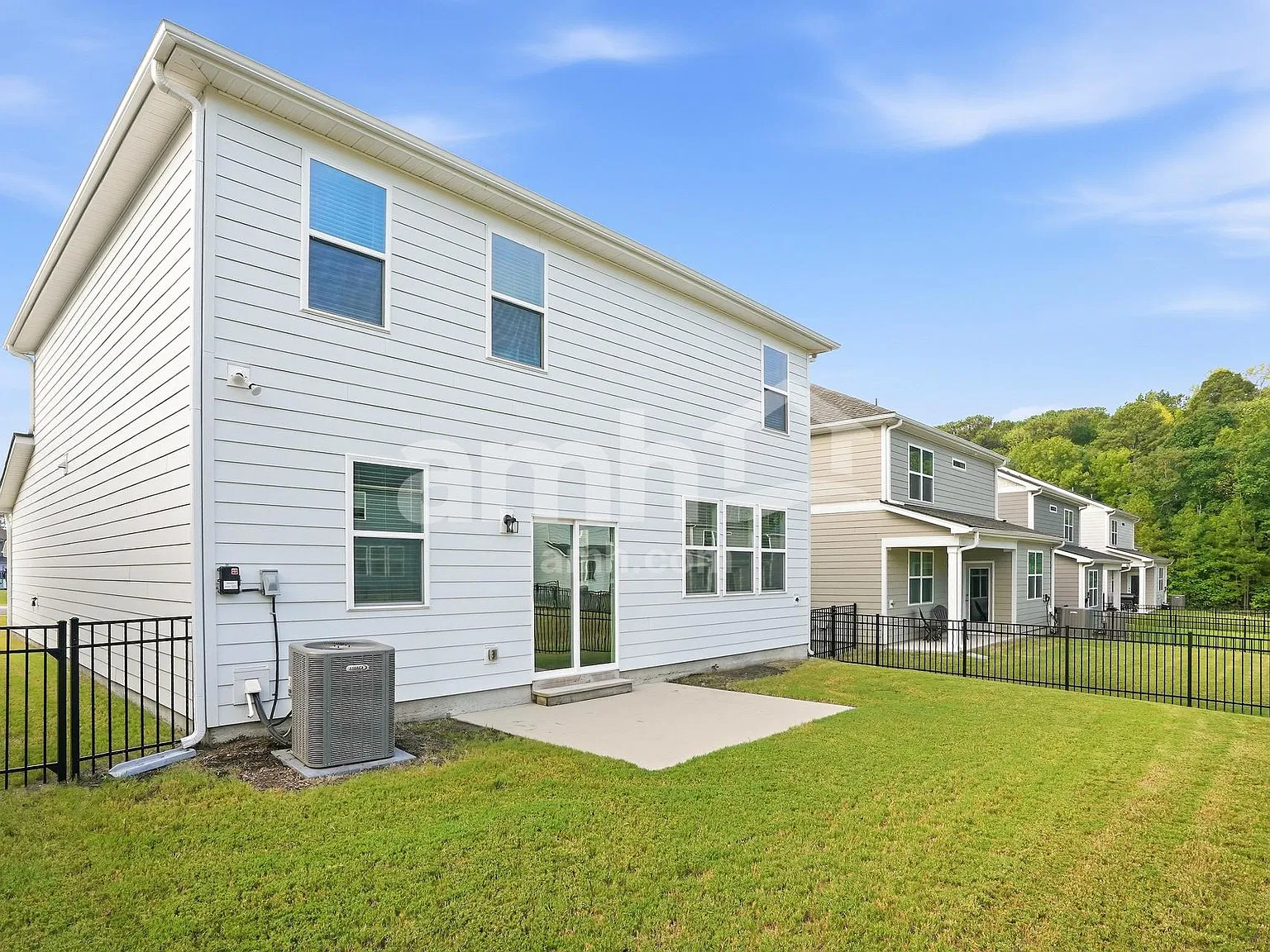5 bed, 3.0 bath, 2309 sqft, $2,660 — Photo 3