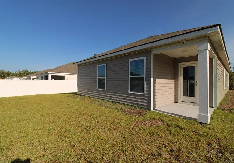 507 Autumns Wood Cir W — Photo 13