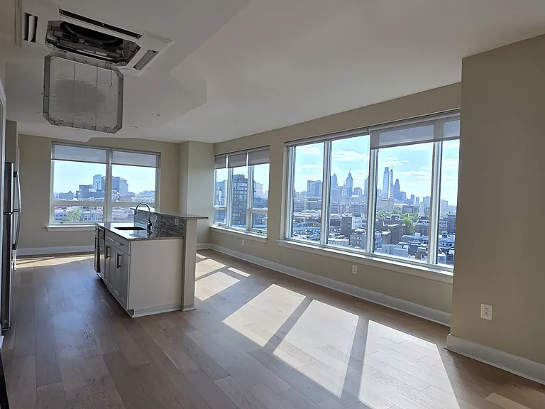 252 N Christopher Columbus Blvd #1602 — Photo 2
