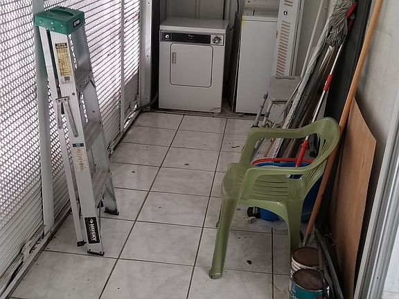2nd image of 533 Saxony Dr #L