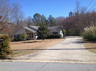 121 Brownsmill Dr, Grayson, GA 30017