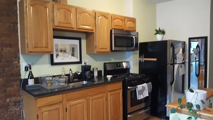 Rented by MCR Realty | media 4