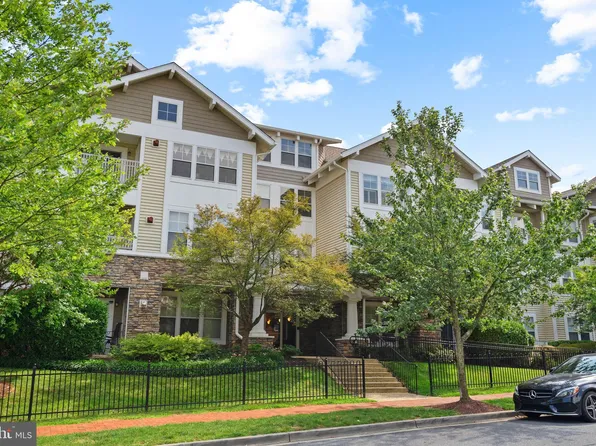 12832 Clarksburg Square Rd Unit 301, Clarksburg, MD 20871