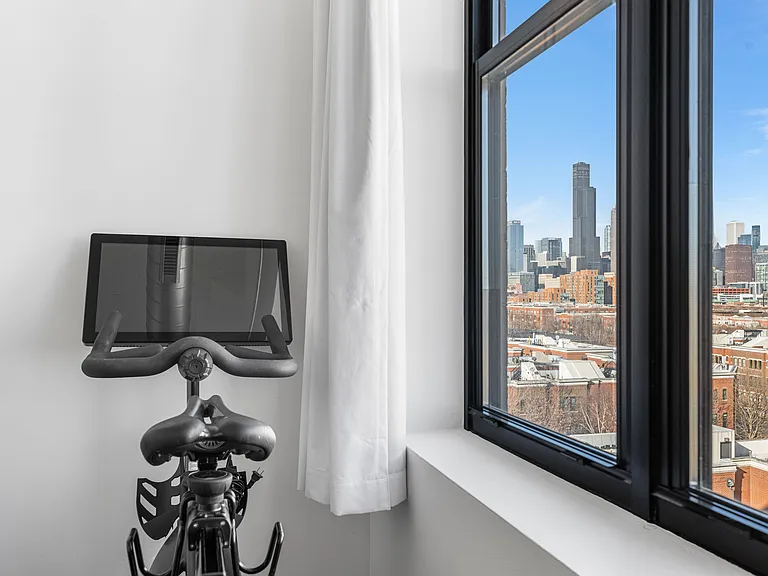 1524 S Sangamon St #709 — Photo 32