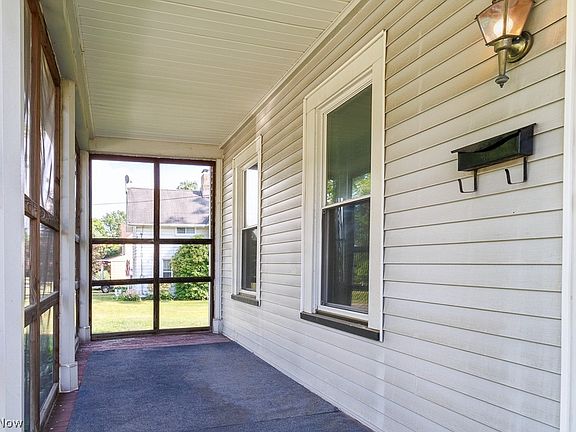 3rd image of 174 Elm St