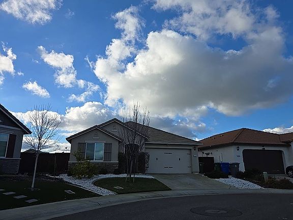 3rd image of 4559 Flagstaff Dr