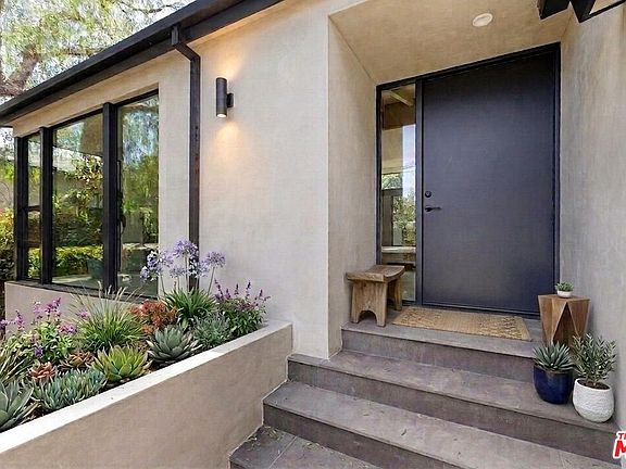 4th image of 7102 Pacific View Dr