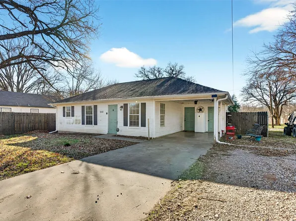 1001 S 4th St, Bonham, TX 75418