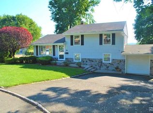 156 10th St, Cresskill, NJ 07626